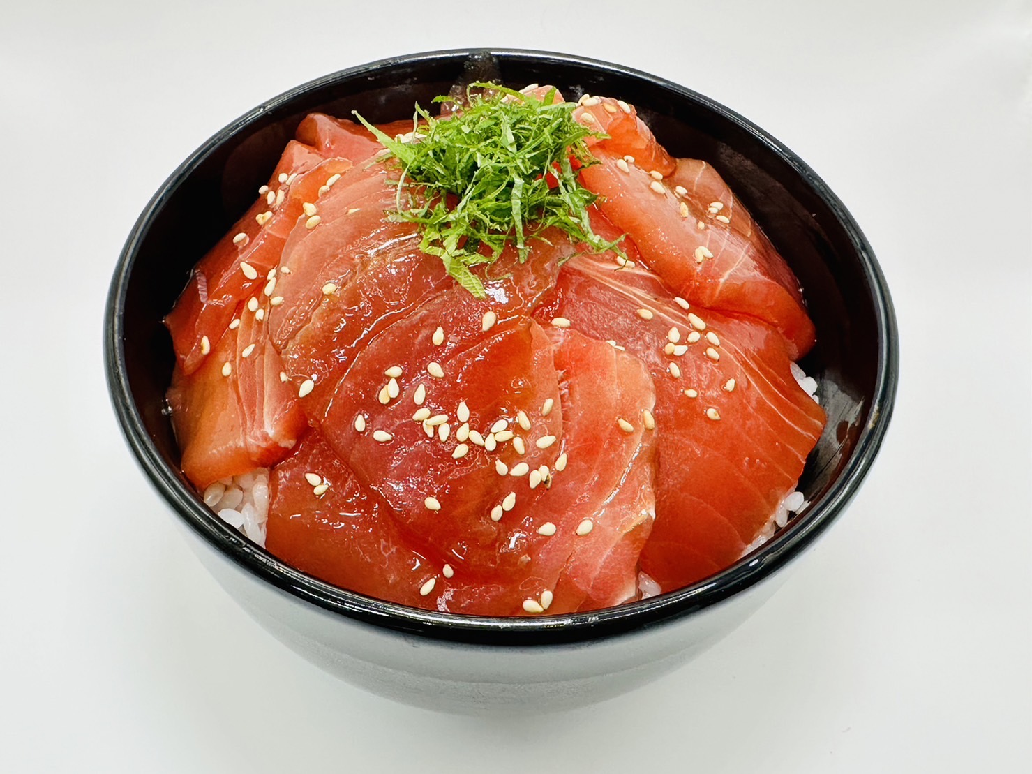 まぐろ漬け丼の画像