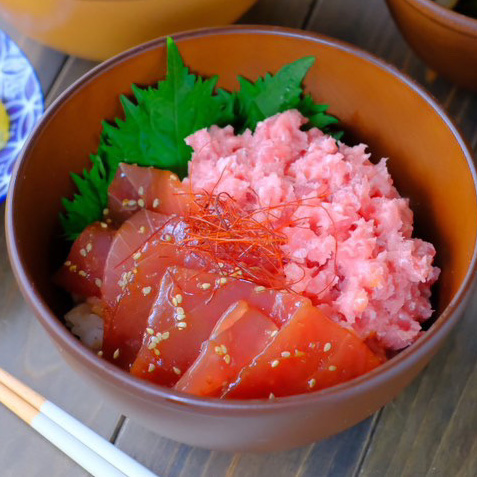 中華風マグロ漬け丼の画像